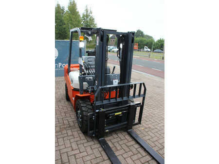 Dieseltrukki 2025  Machpro MP-230PRO (6)