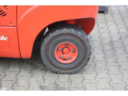 Diesel gaffeltruck 2011  Linde H30D-01 (17)