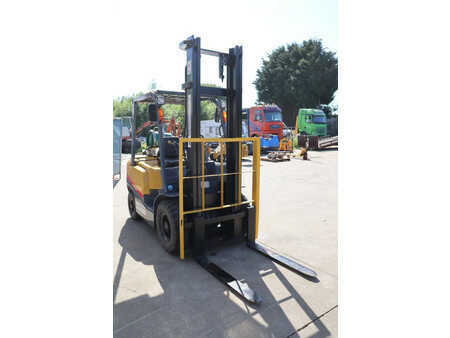 LPG VZV 2009  TCM FGE25T4 (6)