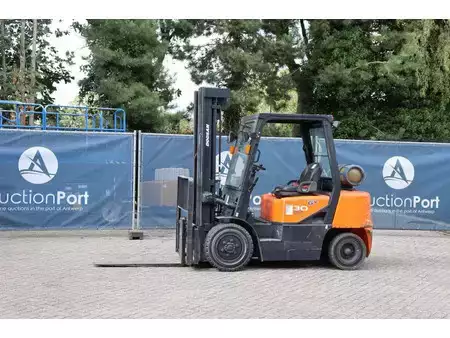 Treibgasstapler 2015  Doosan G30G (1)