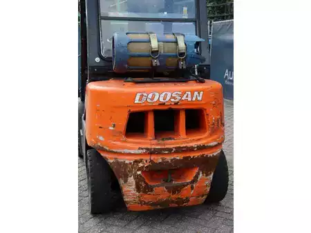 Treibgasstapler 2015  Doosan G30G (17)