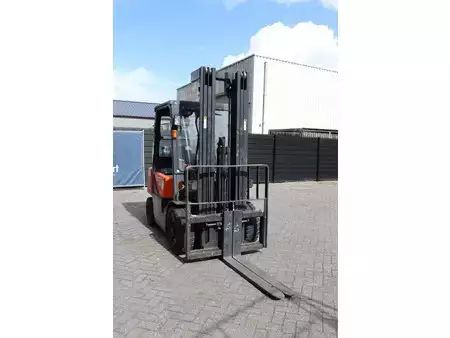 Treibgasstapler 2015  Doosan G30G (7)