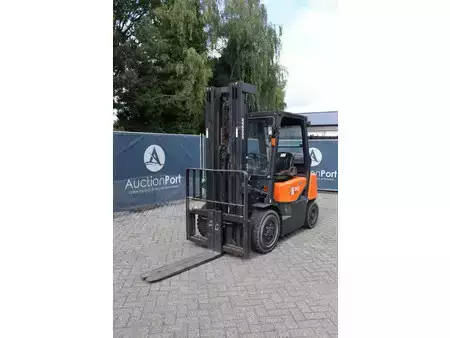 Treibgasstapler 2015  Doosan G30G (9)