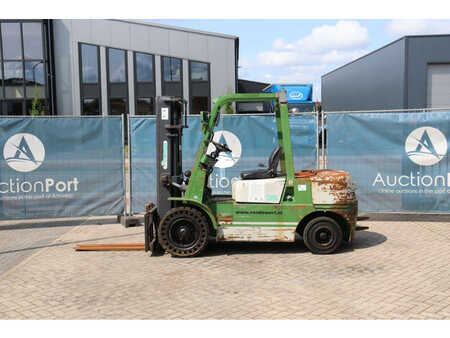 Diesel Forklifts 2009  Artison FD35 (2)