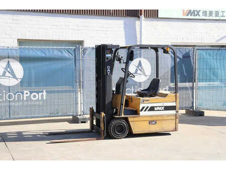 Electric - 4 wheels - CAT Lift Trucks EP30 (1)