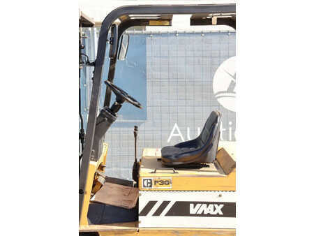 Electric - 4 wheels - CAT Lift Trucks EP30 (13)