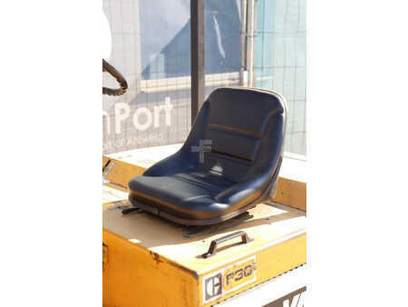 Electric - 4 wheels - CAT Lift Trucks EP30 (14)