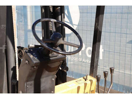 Electric - 4 wheels - CAT Lift Trucks EP30 (15)