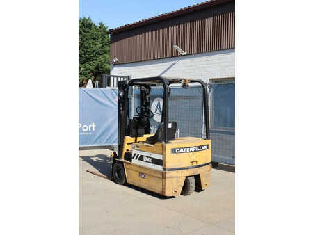 Electric - 4 wheels - CAT Lift Trucks EP30 (3)
