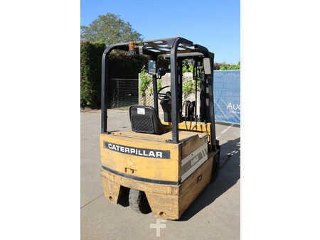 Electric - 4 wheels - CAT Lift Trucks EP30 (5)