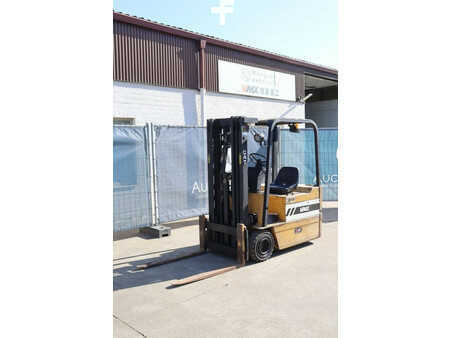 Electric - 4 wheels - CAT Lift Trucks EP30 (8)