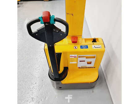 Hochhubwagen 2017  Jungheinrich EMC 110 (4)