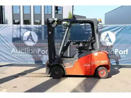 Chariots élévateurs diesel 2015  Linde H20D-01 (2)