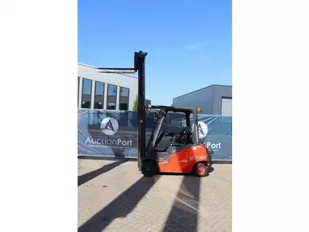 Chariots élévateurs diesel 2015  Linde H20D-01 (38)