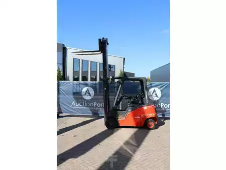 Chariots élévateurs diesel 2015  Linde H20D-01 (39)