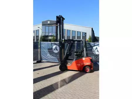Chariots élévateurs diesel 2015  Linde H20D-01 (40)