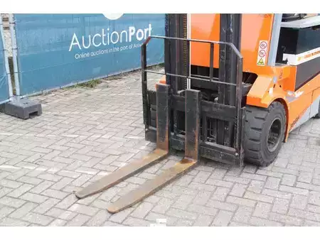 4-wiel elektrische heftrucks 1998  Carer R30N (10)