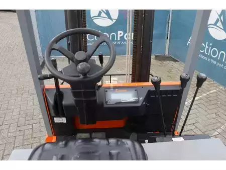 4-wiel elektrische heftrucks 1998  Carer R30N (19)