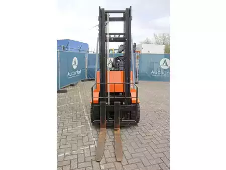 4-wiel elektrische heftrucks 1998  Carer R30N (8)