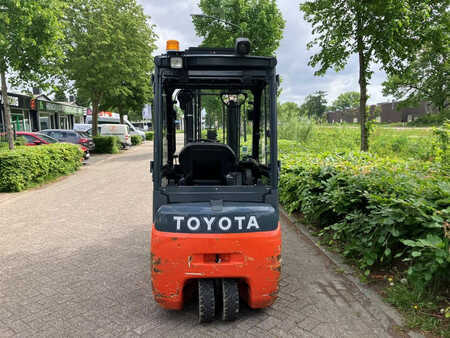 Eléctrica de 4 ruedas 2014  Toyota 8FBEKT16 (4)