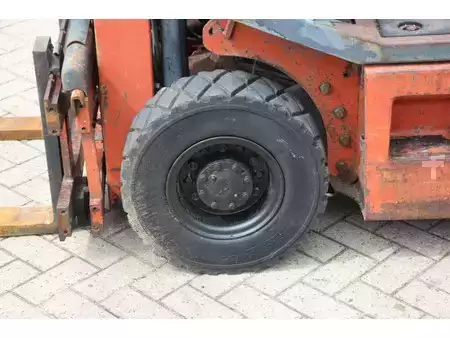 Diesel Forklifts 1993  Nissan EH01A15U (12)