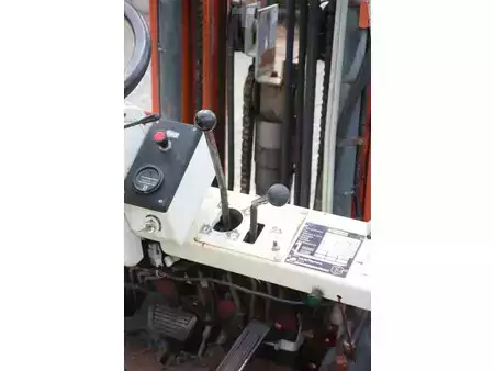 Diesel Forklifts 1993  Nissan EH01A15U (26)
