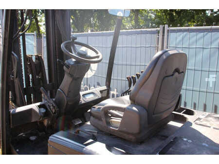 Eléctrico - 4 rodas 2012  Doosan B50X-5 (21)