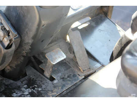 Eléctrico - 4 rodas 2012  Doosan B50X-5 (22)
