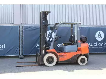 Nestekaasutrukki 2007  Toyota 42-7FGF25 (1)