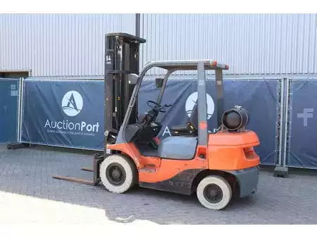 Nestekaasutrukki 2007  Toyota 42-7FGF25 (3)