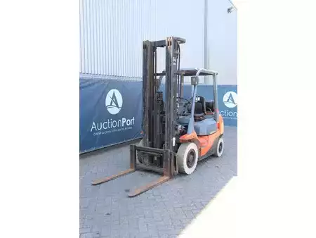 Nestekaasutrukki 2007  Toyota 42-7FGF25 (9)