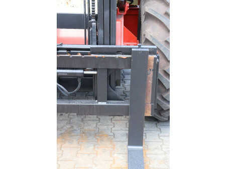 Rough Terrain Forklifts 2008  Manitou M30-4 (11)