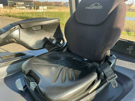 Elektromos 4 kerekű 2012  Linde E25L-01 (13)