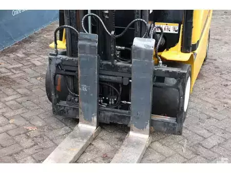 El truck - 4 hjulet 2015  Yale ERP35VL F2945 (10)