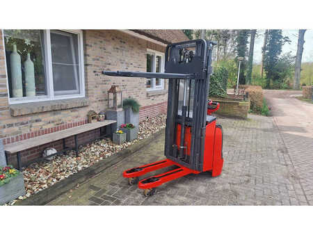 Pallestabler 2006  Linde L16 (2)