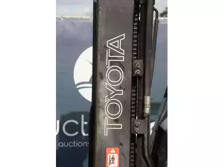 Carrelli elettrici 4 ruote 2010  Toyota 7FBMF25 (18)
