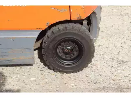 Carrelli elettrici 4 ruote 2010  Toyota 7FBMF25 (20)