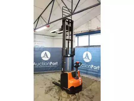 Stacker pedestre 2014  Toyota BT SWE140L (25)