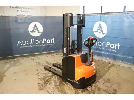 Stacker pedestre 2014  Toyota BT SWE140L (3)