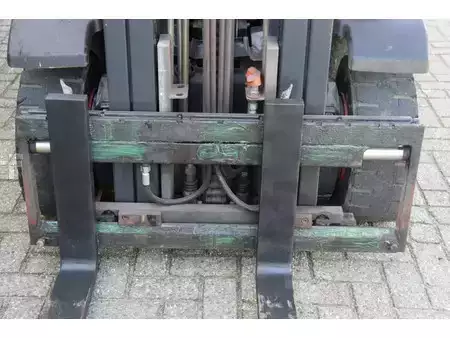 Empilhador diesel 2012  Linde H25D-01 (12)