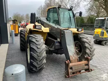 Teleskoplastare Rigid 2003  New Holland LM410 (7)