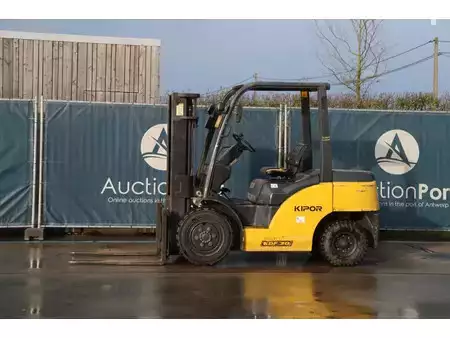 Carretilla elevadora diésel 2021  KIPOR KDF30 (1)