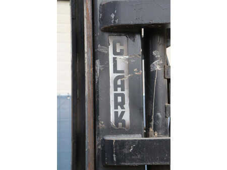 Dieselový VZV - Clark C500 Y70 PD (12)