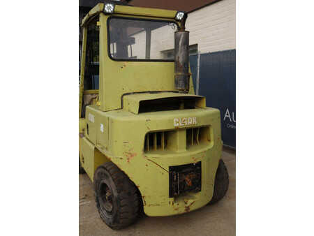 Dieselový VZV - Clark C500 Y70 PD (17)