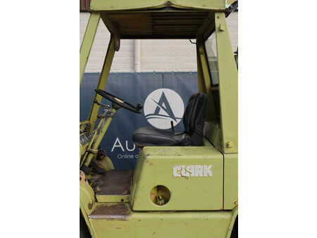 Dieselový VZV - Clark C500 Y70 PD (22)