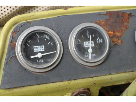 Dieselový VZV - Clark C500 Y70 PD (28)