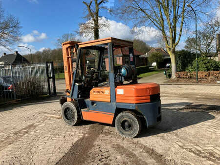 Treibgasstapler - Toyota 02-5FG30 (3)