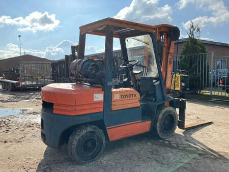 Treibgasstapler - Toyota 02-5FG30 (5)