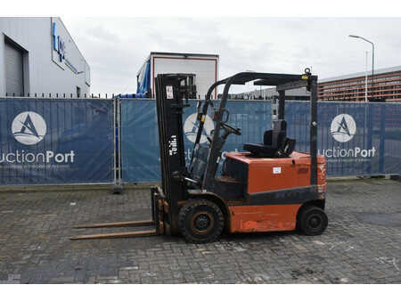 Wózki widłowe diesel 2005  Tailift FB25 (1)