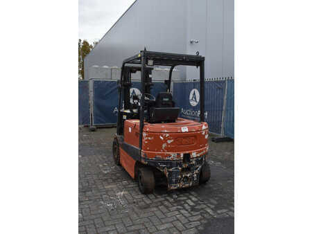 Wózki widłowe diesel 2005  Tailift FB25 (4)